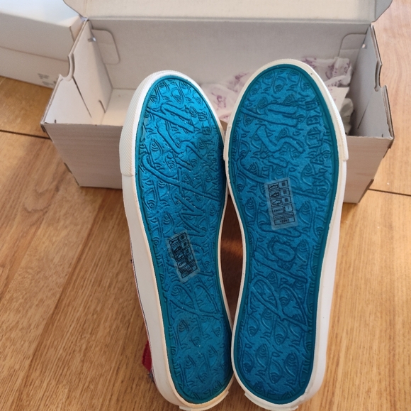 Size 7 Blow Hard red white and blue sneakers - Picture 6 of 12